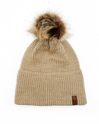 Beżowa czapka merino z odczepianym pomponem, Holy Alpaca Knit