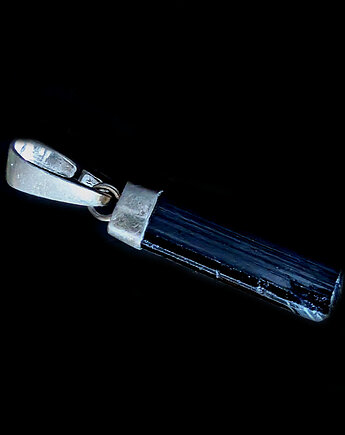 Czarny turmalin, Pracownia Neores