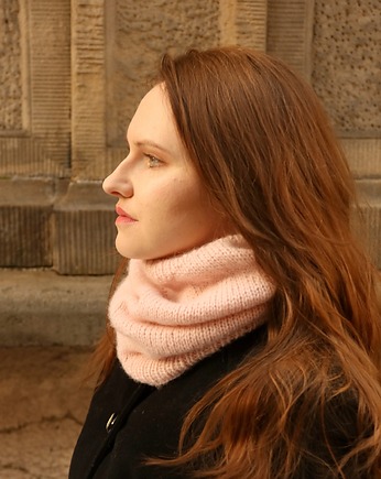 Cienki jasno różowy komin z alpaki Poudre, Holy Alpaca Knit