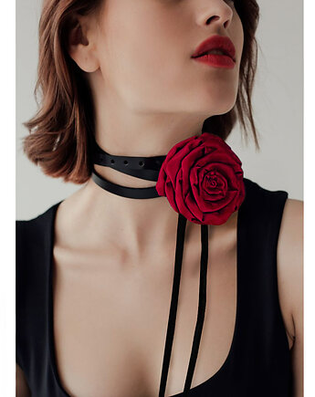Jedwabny choker z  różą, czerwony na czarnym pasku, BARLA