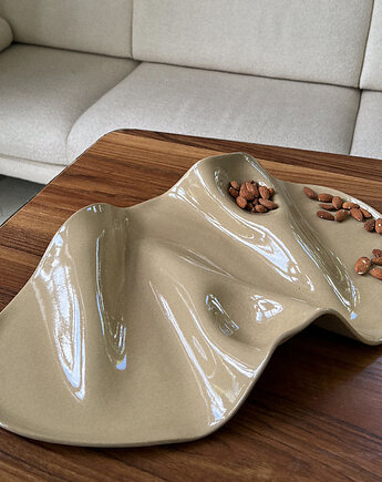 Ceramiczna taca na przekąski WAVY no. 4 TOFFEE, PUKKI concept