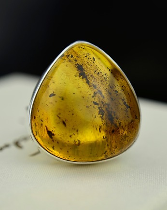 Duży pierścionek ze słonecznym bursztynem, Barbara Fedorczyk