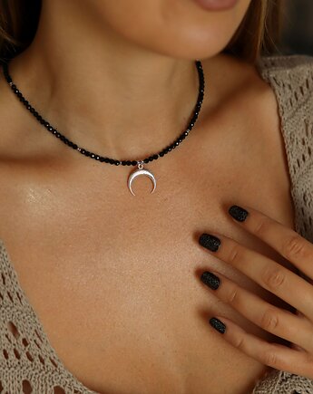 Czarny Naszyjnik z Turmalinem, Księżycowa bijoux