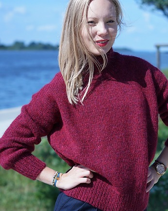 Sweter Bomberek w rubinowej czerwieni, MonDu