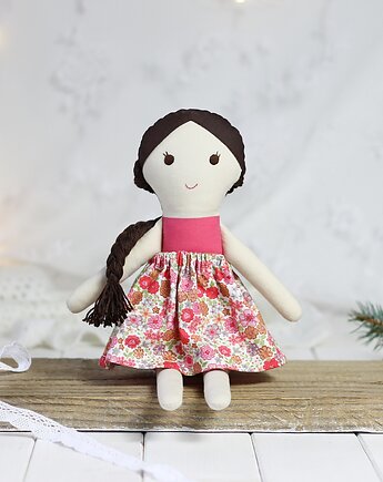 Lala różowa w spódniczce w kwiaty, szycioteka