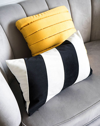 Stripes  czarno biała poduszka dekoracyjna 50x30, Poduszkowcy