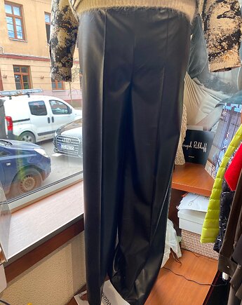 Spodnie z wegańskiej skóry, LaRime concept