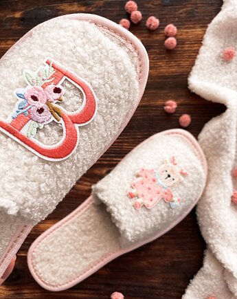 Kapcie B jak Babcia dzień babci, Apollie&co