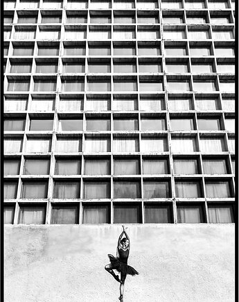 Plakat "Balerina na tle budynku", Fotobloki and decor