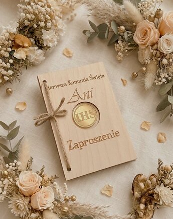 Zaproszenie na Pierwszą Komunię Świętą drewniane z kopertą, TreeTrue