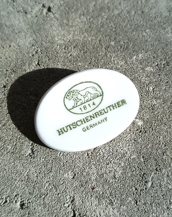 Broszka Hutschenreuther, biżuteria z talerzy