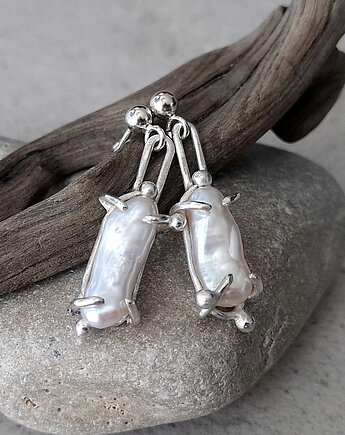 Wild pearl - długie srebrne kolczyki z perłą biwa, MIECHUNKA