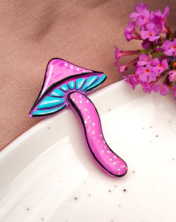 Pin z grzybem, akcesoria z grzybami, fioletowy grzyb, magiczny grzyb, boho, Dary Rusałki