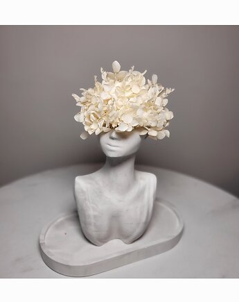 Wazon Kobieta z kwiatami na podstawce, Florals&Moss