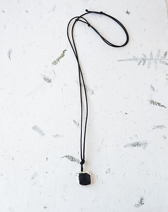 Turmalin surowy wisiorek No 12, galeria nuit