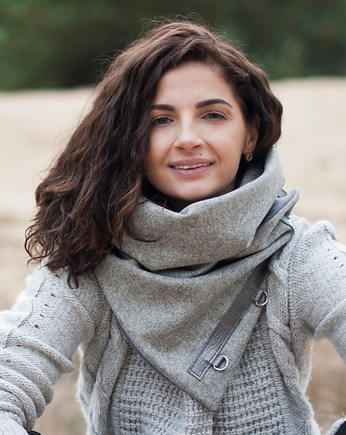 Szal wełniany jasnoszary ze srebrną skórą, Green Sheep