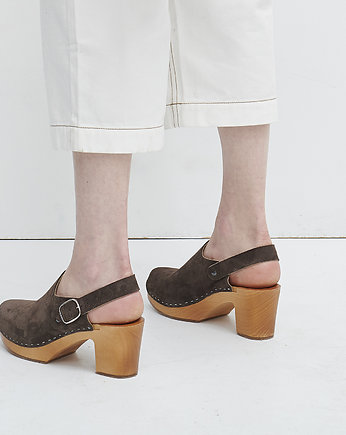 Wsuwane buty zamszowe na drewnianej podeszwie, OKAZJE - Prezenty na 18 dla dziewczyny