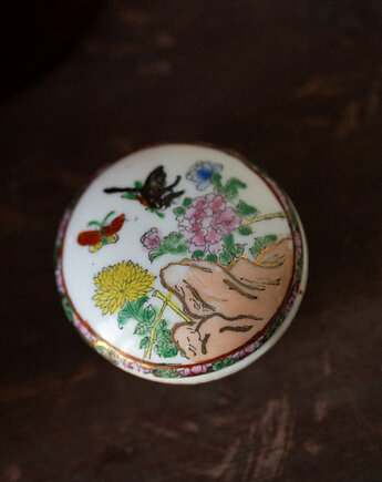 Świeca sojowa vintage puzderko z ręcznie malowanej  chińskiej porcelany, jaramsię