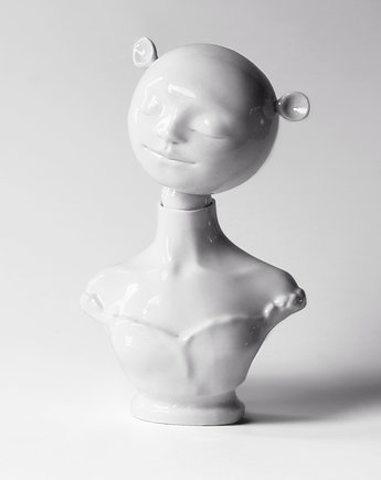 USZATA  porcelanowa figurka, ar studio