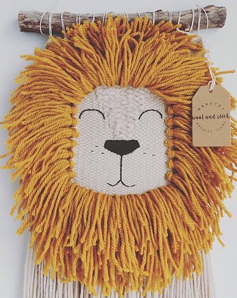 Makatka  Makrama Lew, wool and stick