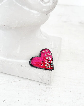 Broszka mini SERCE 15 ręcznie haftowana przypinka miłość, HAART