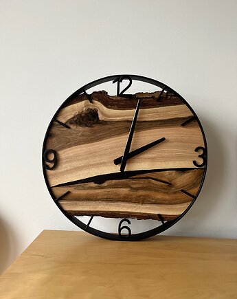 Zegar z drewna orzecha z czarną żywicą, LineWood