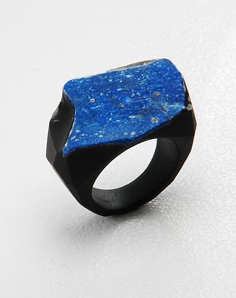 Pierścień z lapis lazuli, Monopolka