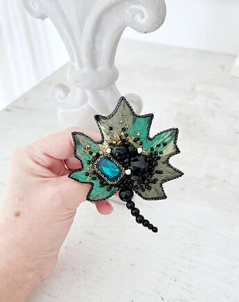 Broszka LIŚCIE KLONU 13 ręcznie haftowana przypinka z koralikami, HAART