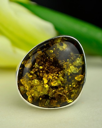 Duży regulowany pierścionek z bursztynem, Barbara Fedorczyk