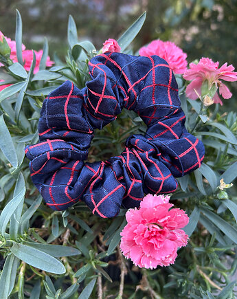 Jedwabna gumka scrunchie z upcyclingu, Lush from trash