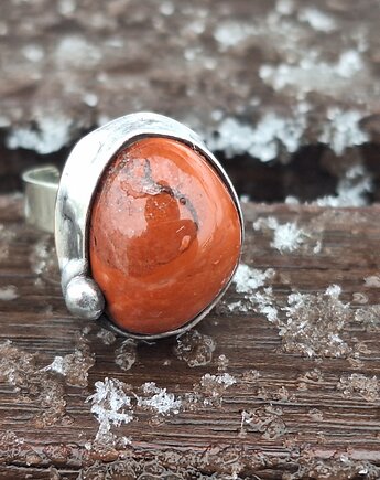 Jaspis - pierścionek regulowany, po drugiej stronie lustra