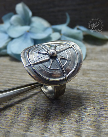 Rose of the Wind -Ring, Radecka art