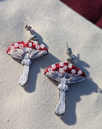 Unikatowe kolczyki muchomory - ręcznie haftowane, Papaya