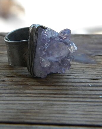 Surowy ametyst     - pierścionek, Beata Trotter