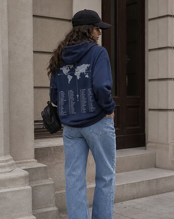 Zaznacz odwiedzone państwa - granatowa bluza dla podróżnika z kapturem, Wear Your Journey