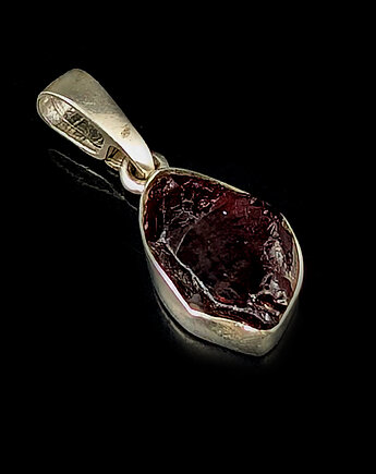 Surowy granat, Pracownia Neores