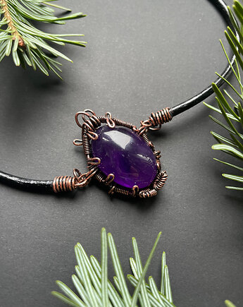 Elegancki miedziany choker z ametystem wiktoriański skórzany rzemień, wired.stories
