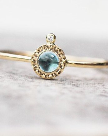 Niebieski topaz i brylant, pierścionek złoty, OSOBY - Prezent dla babci