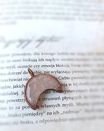 Kwarc różowy miedziany wisior księżyc - talizman miłości i harmonii, Treemasters Copper Jewelry