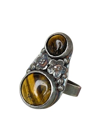 Pierścień z migoczącym tygrysim okiem, Artseko