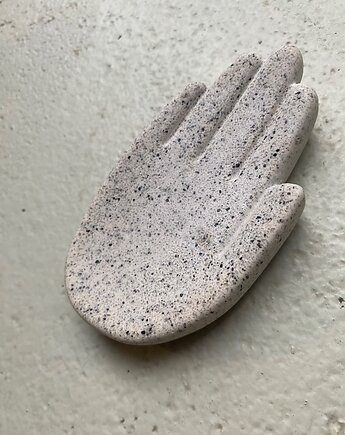 Łapka matowa z kamyczkami, FORMIARZ