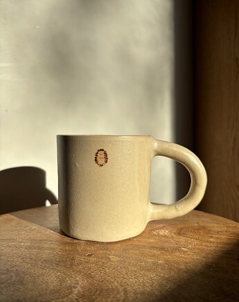 Duży Ceramiczny Kubek Handmade 450 ml z Jeżami Modern Farmhouse, Maison Fragile
