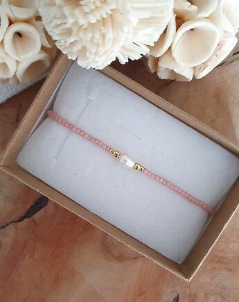 Różowa bransoletka z perłą rzeczną, LEI handmade 