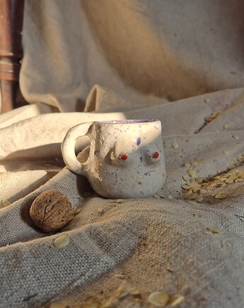 Kubek cycuszki, kubek ONA, kobieta, cappuccinka cycuszek, Fiona Ceramics