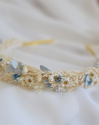 Opaska na głowę z stabilizowanych kwiatów w odcieniach bieli i błękitu, Projekt wianki