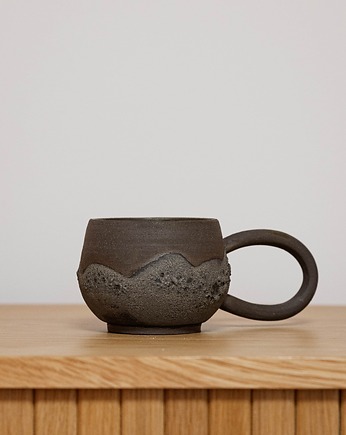 Kubek z uchem Lawa, Burchart Studio