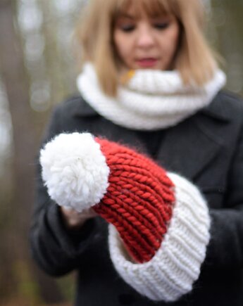 WOOLY POM POM Wełniana czapka z pomponem dla MIKOŁAJKI, sploteka