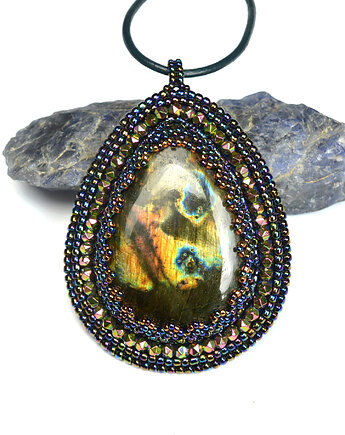 Iluve - Alien Planet II, wisior z labradorytem, haft koralikowy, Sol