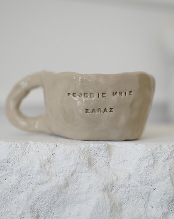 Kubek z brzydkim napisem POJEBIE MNIE ZARAZ 340 ml, rel ceramic