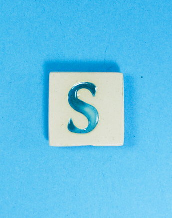 Ceramiczny magnes, niebieska literka S, M.J